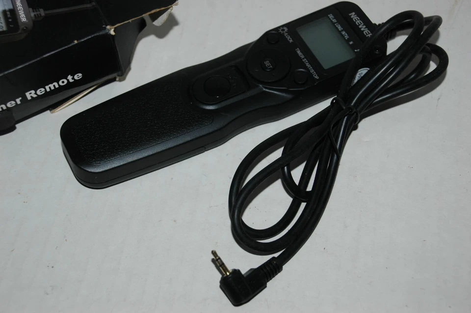 Neewer LCD Timer Shutter Release Remote Control (B1) - Image 3 of 3