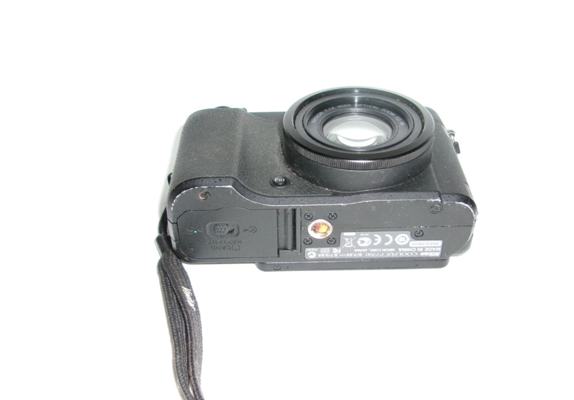Nikon COOLPIX P7700 12.2MP Digital Camera - Black for sale online