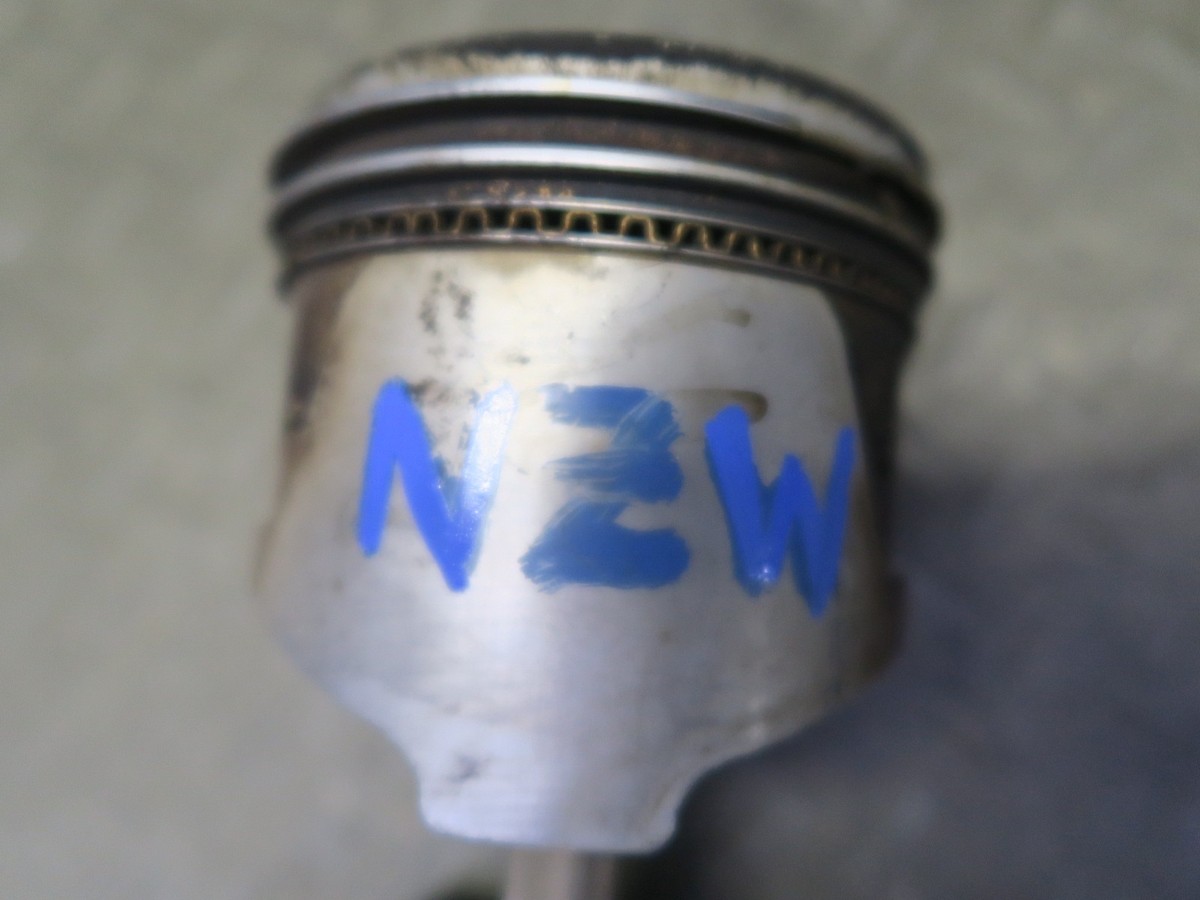 ホーンセットです。 81-83 DATSUN S130 280ZX 2.8L L28ET TURBO ENGINE PISTON CONNECTING