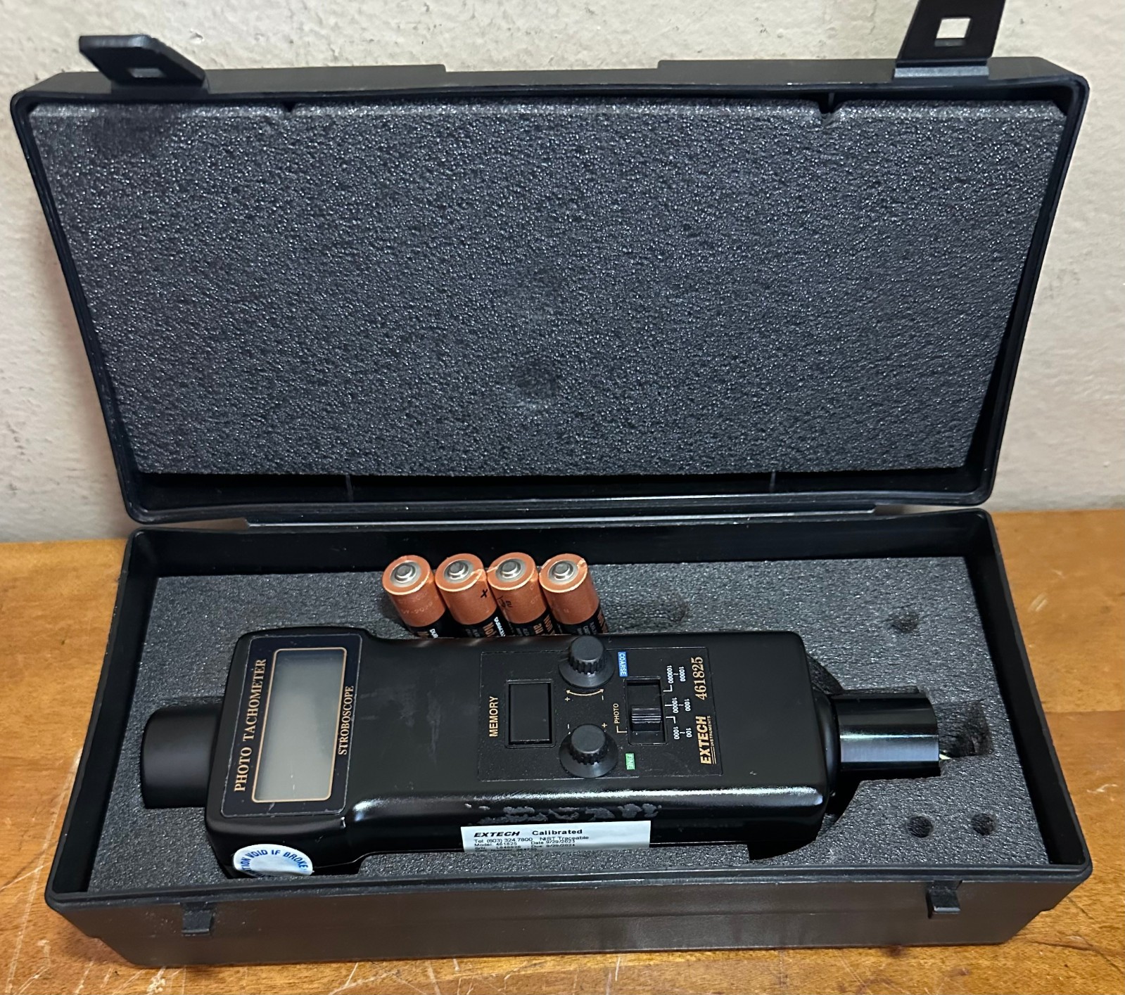 EXTECH Part Number 461825 Combination Photo Tachometer & Stroboscope w/ Case