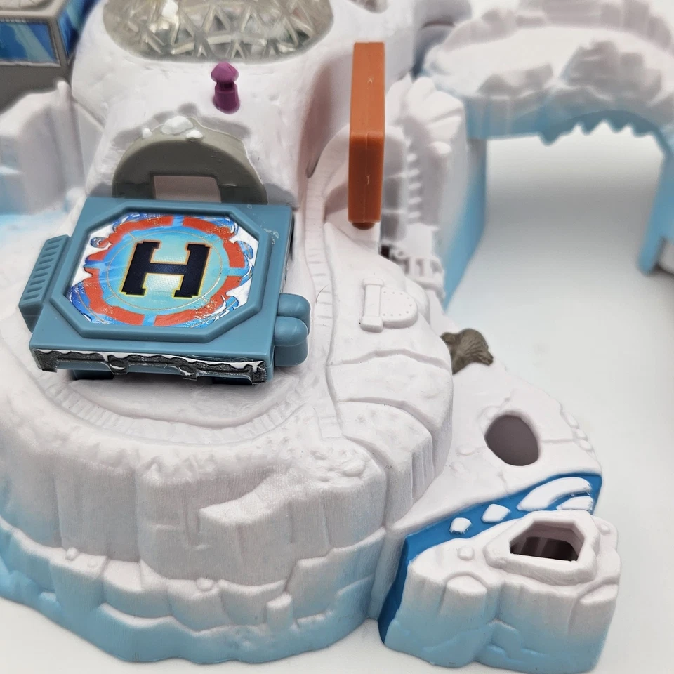 MICRO MACHINES FLOATING POLAR COMMAND PLAYSET, W/ Orca, Correct Ship *read - Image 2 of 4