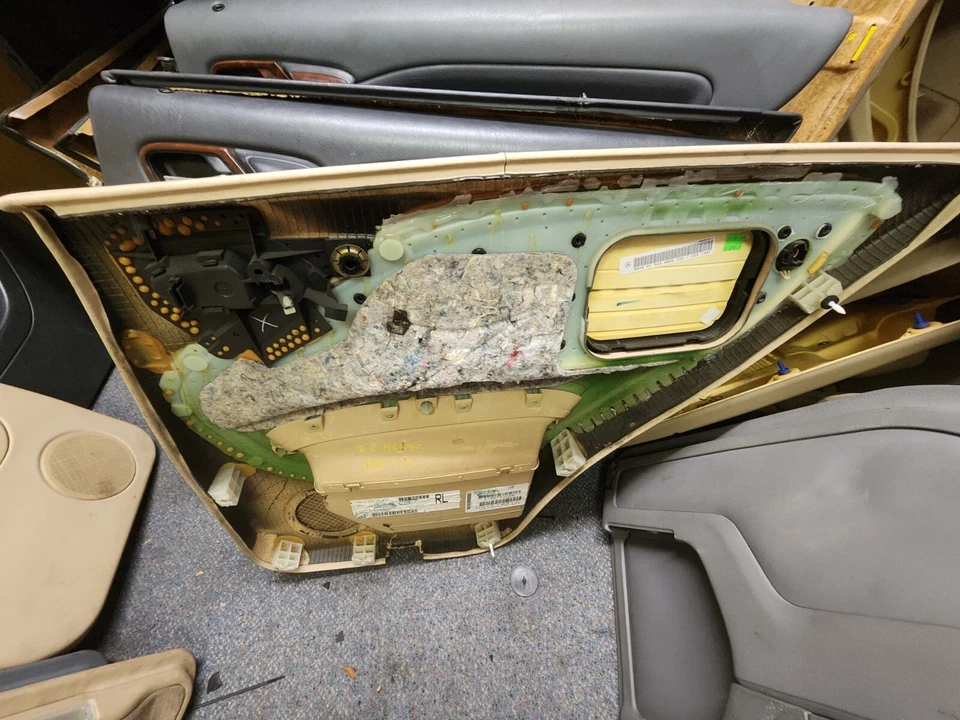 99 00 02 2003 Mercedes ML320 ML430 W163 1998 PANEL PUERTA INTERIOR TRASERO IZQUIERDO Foto 2 de 2