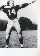 8 1/2  X 11 B&W Photo   Bart Starr   Green Bay Packers  {FBP002}