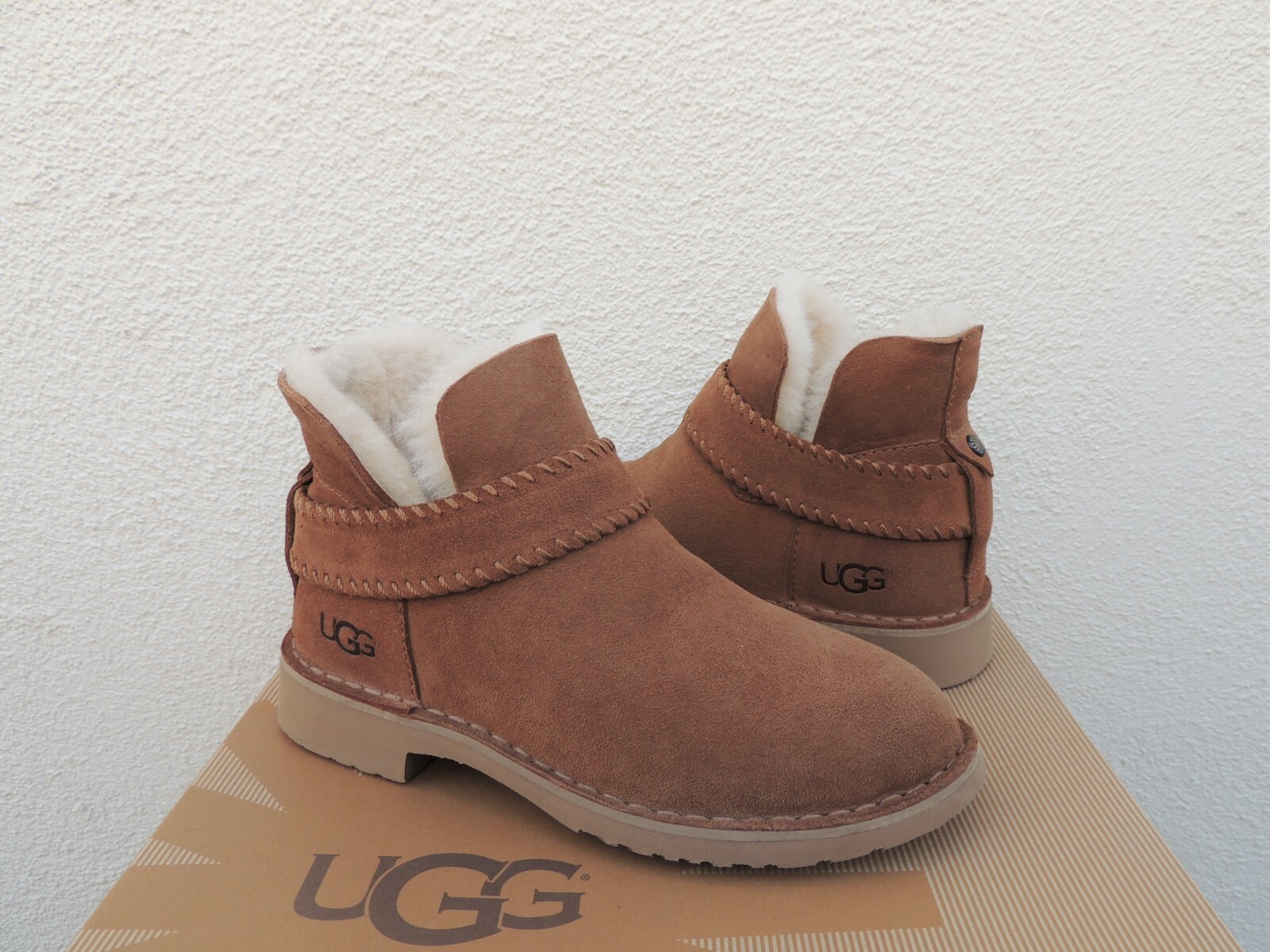 UGG MCKAY CHESTNUT SUEDE/ SHEEPSKIN 