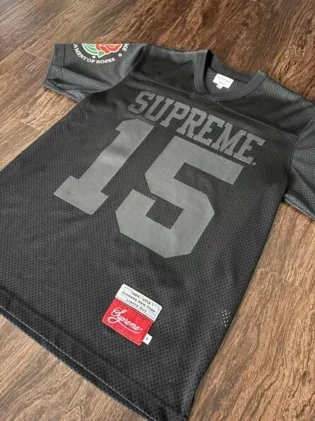 RARE maillot de football authentique 100 % d'occasion authentique Supreme Roses taille moyenne bol rose
