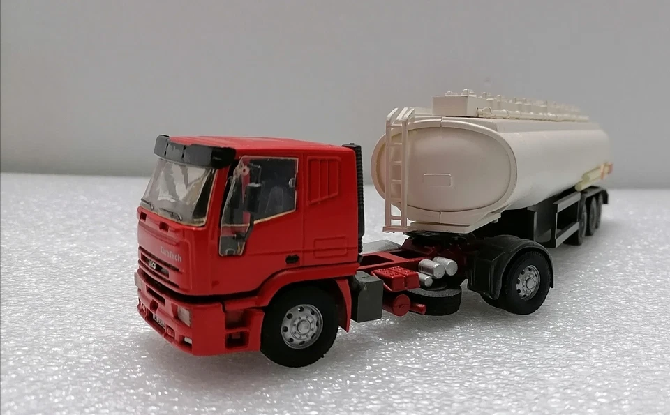 IVECO Eurotech Bilico - Vintage Camion Cisterna ,Scala 1.43, Italy 1990 - Immagine 2 di 4