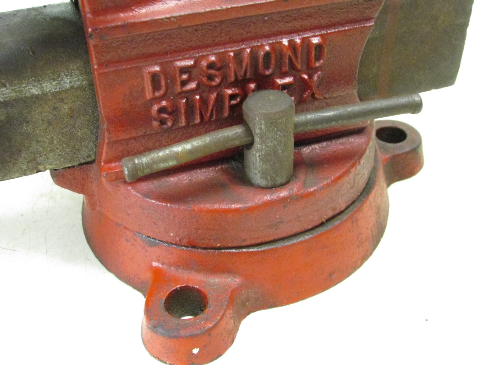 VINTAGE DESMOND SIMPLEX 31/2" WIDE SWIVEL BENCH VISE w/ ANVIL, 350