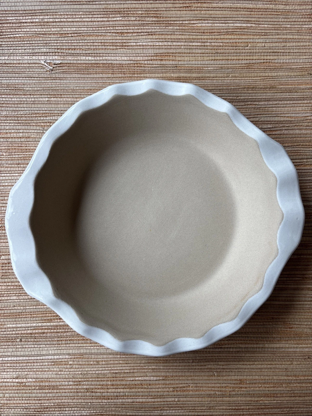 PAMPERED CHEF FAMILY HERITAGE STONEWARE SCALLOPED PIE PAN 9"