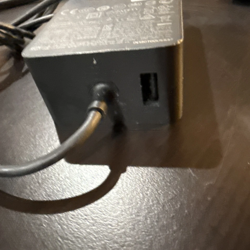 Microsoft Surface Charger 1536 12V 3.6A 48W - Image 4 of 4