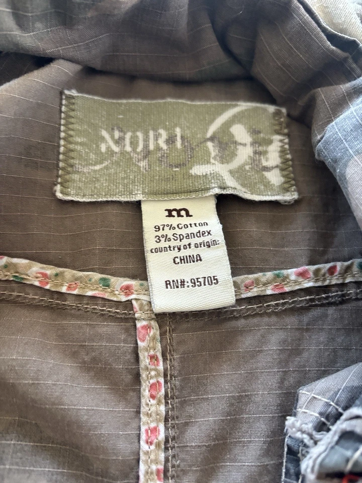 Xori  Camo Vest Girls Medium Camouflage  Hooded - Image 3 of 4