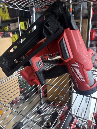 Milwaukee 2841-20 18V 16-Gauge Nail Gun ⭐️not Working ⭐️display ⭐️