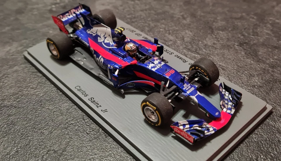 Modellino F1 1:43 Toro Rosso STR12 2017 – Carlos Sainz Jr - Spark - Immagine 3 di 4