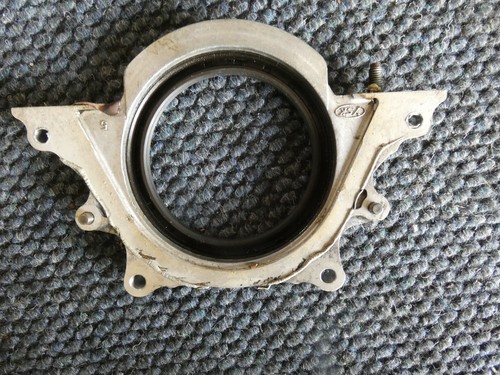 Original - Kurbelwellen - Simmerring mit Halter    Honda Civic V 1,5 EJ2 EG / EK