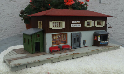 Faller   B-96    (Spur H0)   Bahnhof  Holzhausen - fertig gebaut  (Angebot 1)