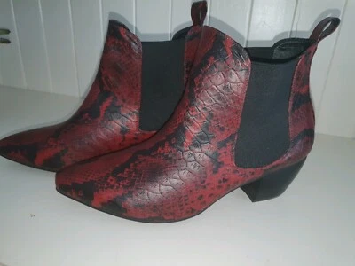 oasis camilla cuban heel boot