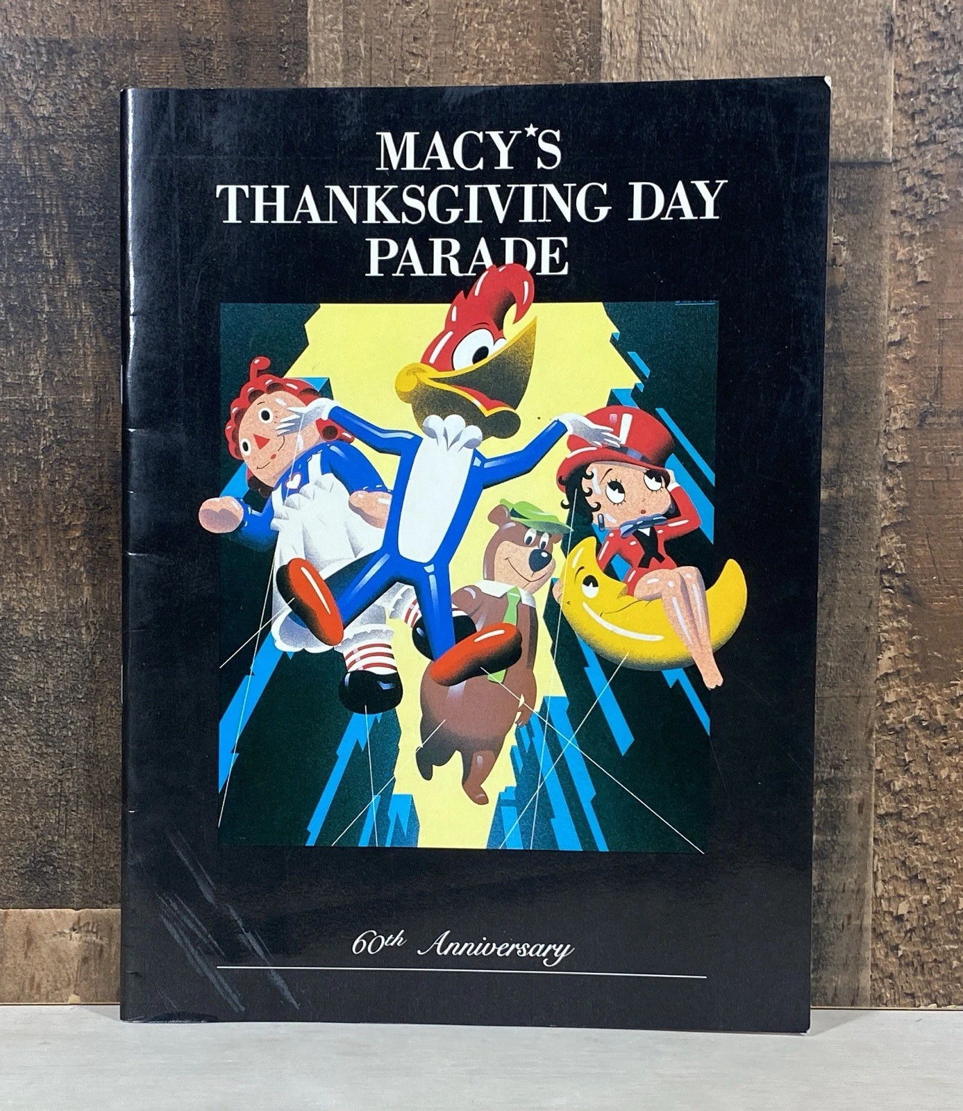 Macy's Thanksgiving Day Parade 60th Anniversary Souvenir Magazine Brochure 1986