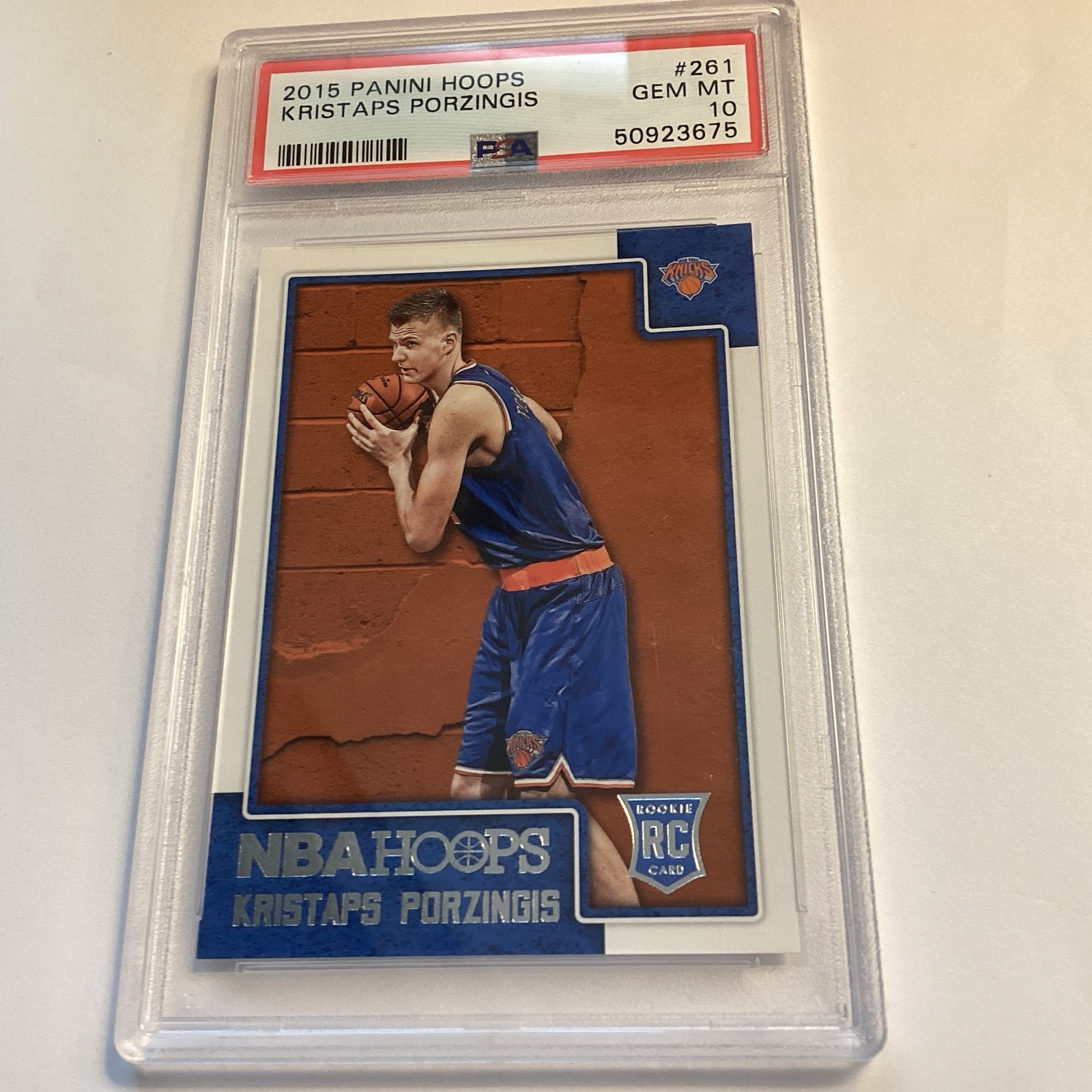 2015-16 Panini NBA Hoops - Rookies Kristaps Porzingis #261 (RC) Psa 10