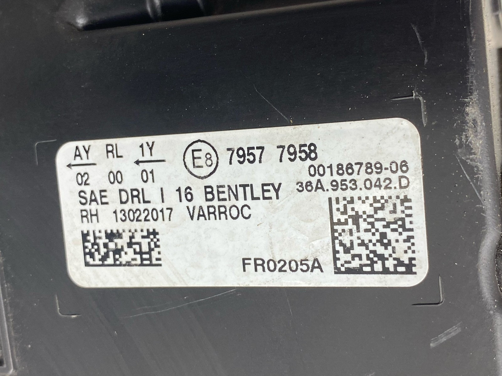 Bentley Bentayga 2015-2020 Right Side repeater light P/N 6A953042D