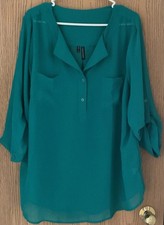 Women  s Three-Quarter Sleeve Green Partial Button Blouse Size 2 Sheer