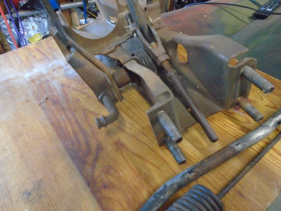 1958 Chevy Chevrolet Impala Belair Delray Biscayne conjunto de pedais de freio e embreagem - Imagem 4 de 4