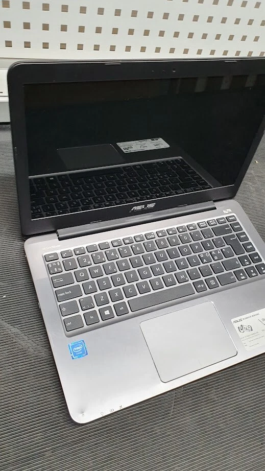 Asus Vivobook E403NA Celeron N3350 4GB DDR3 Gráficos HD Usado - Imagen 4 de 4