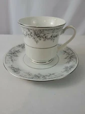 Lynn's Fine China OLIVIA Cup & Saucer - Excellent Condition & Free Shipping 
