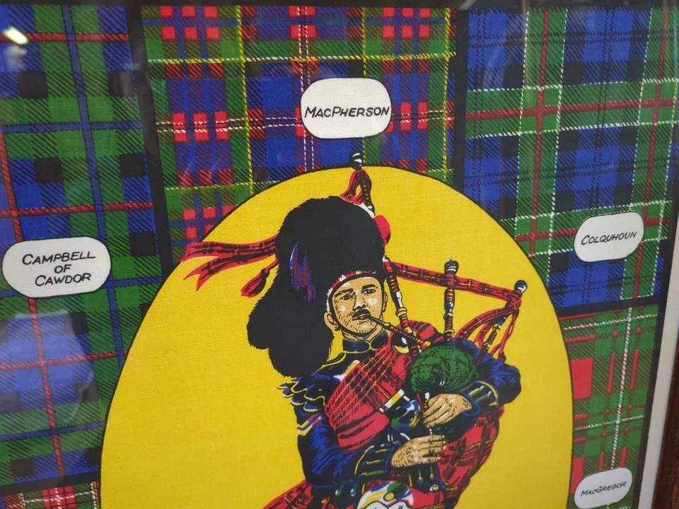 GRAN MARCO DE FOTOS DE MADERA MACIZA OSCURA DE COLECCIÓN GAITAS ESCOCESAS 28 X19,5 CLAN PRÍNCIPE Foto 3 de 4