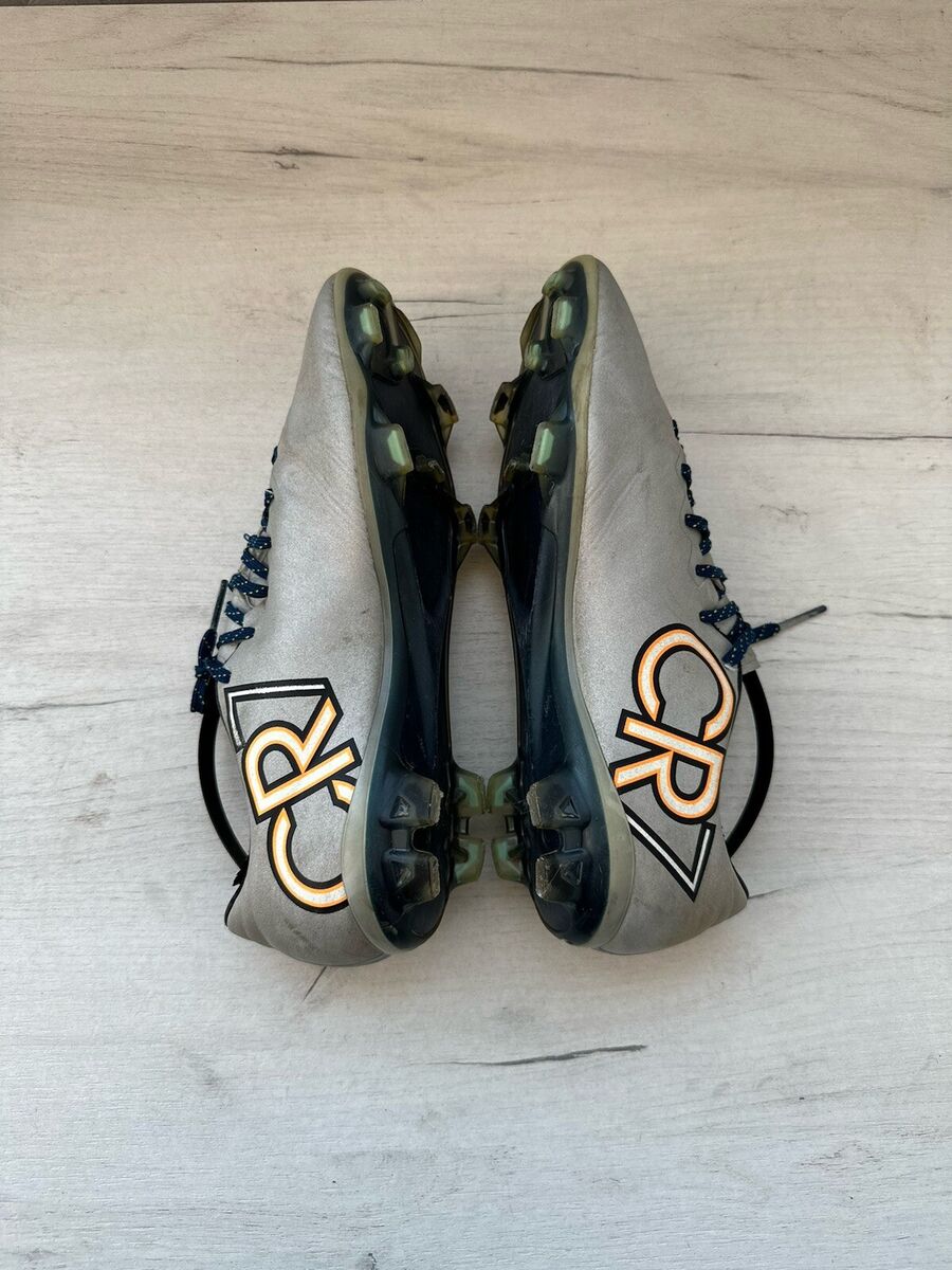 Nike Mercurial Vapor 10 CR7 Silver Football Elite Cleats Nike Mercurial Vapor 10 CR7 Silver Football Elite Cleats