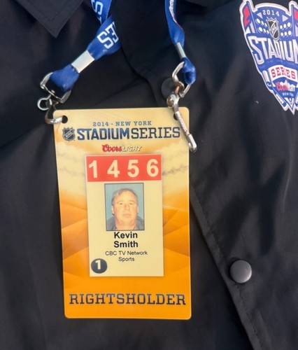 2014 New York NHL Stadium Series TV Crew Jacket & Shirt With Press Pass Rare - Picture 2 of 6