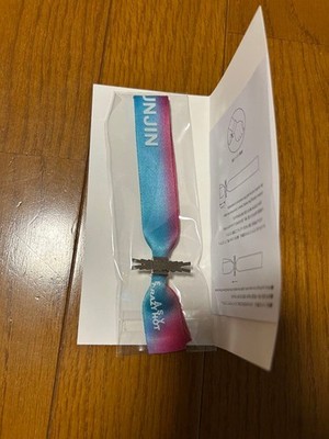 LE SSERAFIM EASY CRAZY HOT Bracelet HUH YUNJIN Blue Pink Gradient