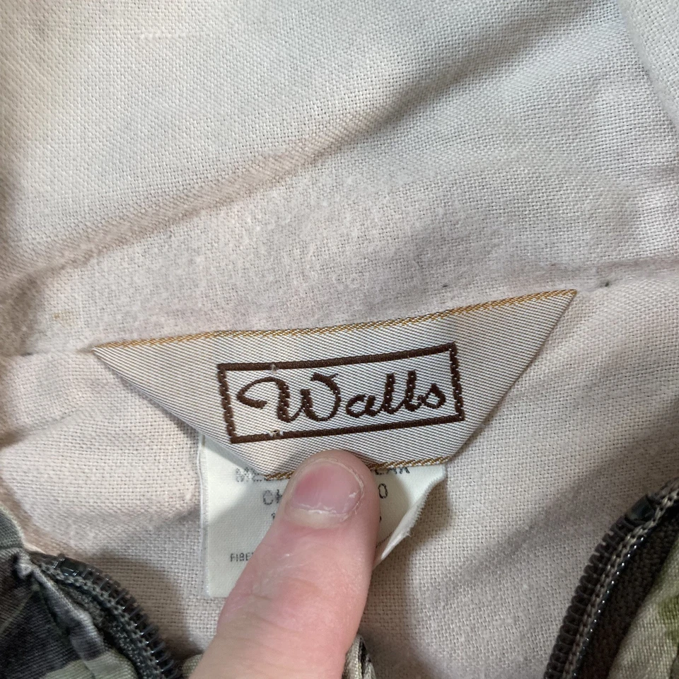 Vintage Walls Camo Jacket M Shooting Game Duck Frog Pouch Hunting Hiking 90s Y2K - Image 2 of 4