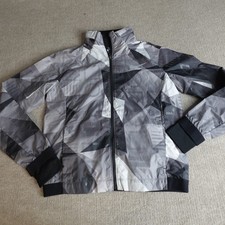 Nike Womens Jacket Small Gray Windbreaker Running Hooded Shield Repel CJ5551