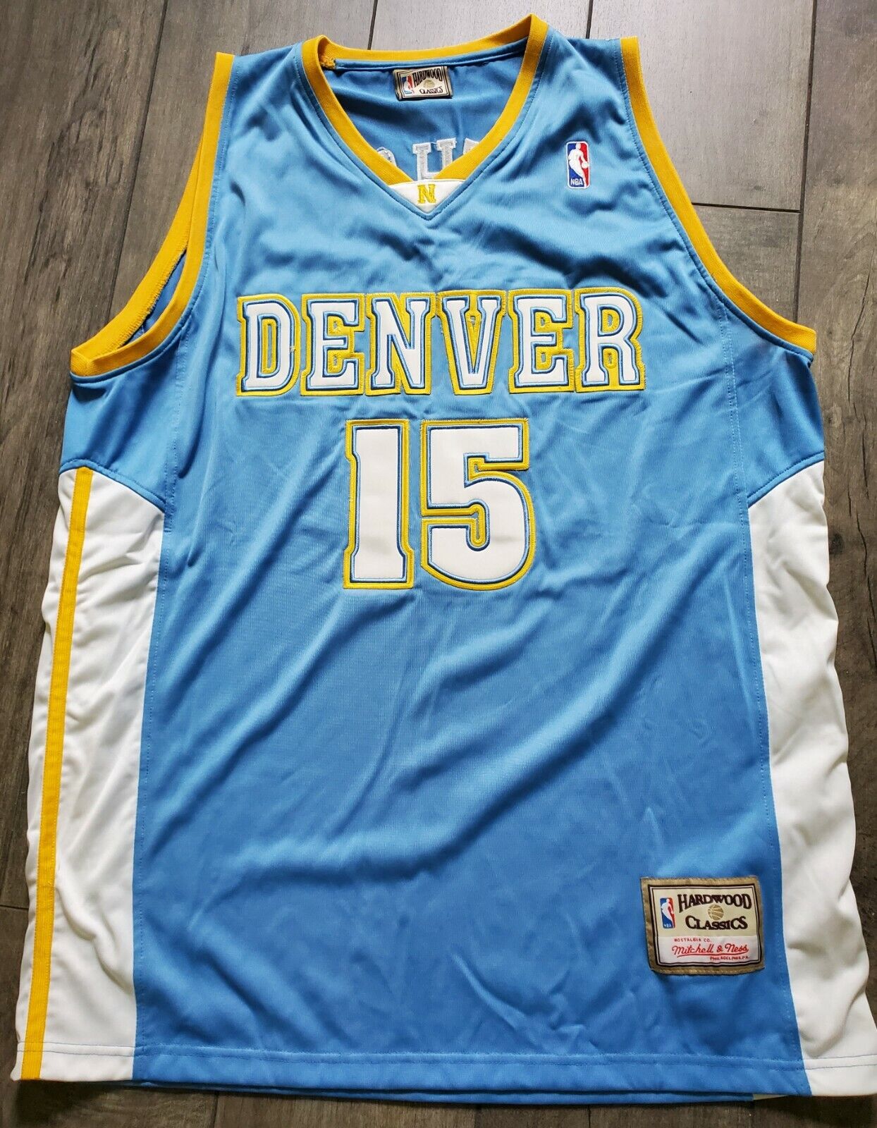 Mitchell & Ness Men's Denver Nuggets Carmelo Anthony #15 Royal Hardwood Classics Jersey, Small, Blue