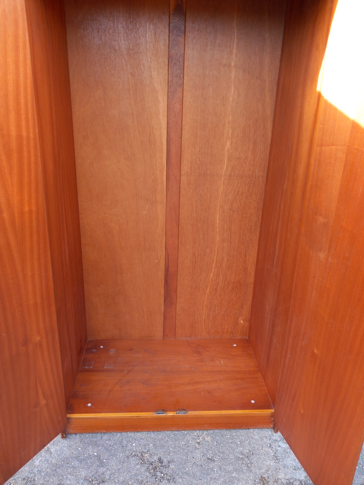 mahogany wardrobe used( WILLIAM LAWRENCE NOTTINGHAM ) eBay