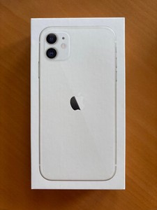 Apple iPhone 11 A2221 - 128GB - Weiß (Ohne Simlock) (Dual-SIM)