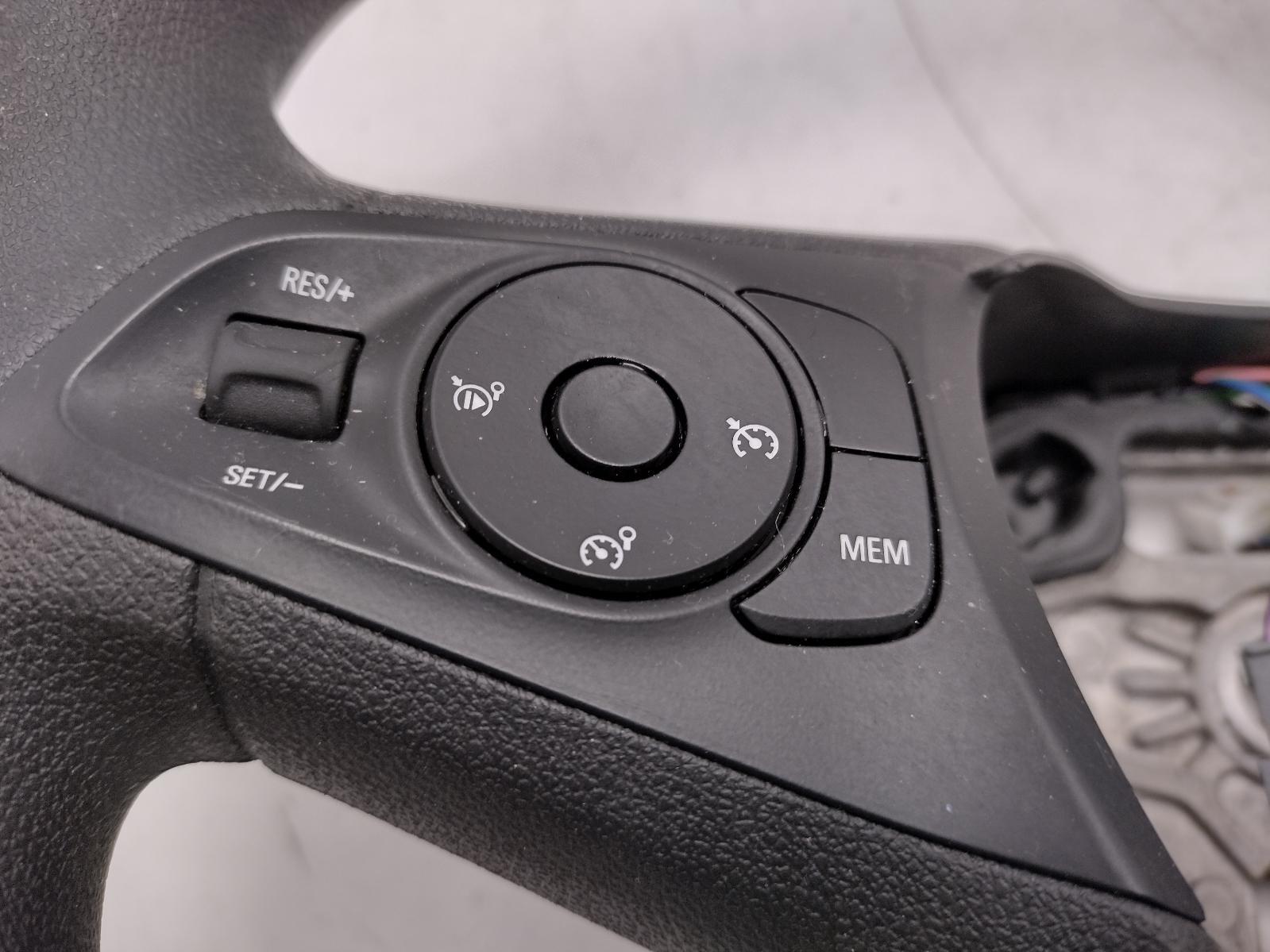 VAUXHALL COMBO STEERING WHEEL 1723 eBay