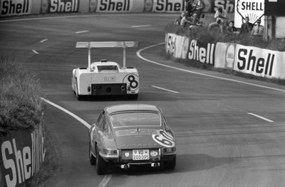 Bruce Jennings Bob Johnson Chaparral Racing Chaparral 2F Chevrole- 1967 Photo 14