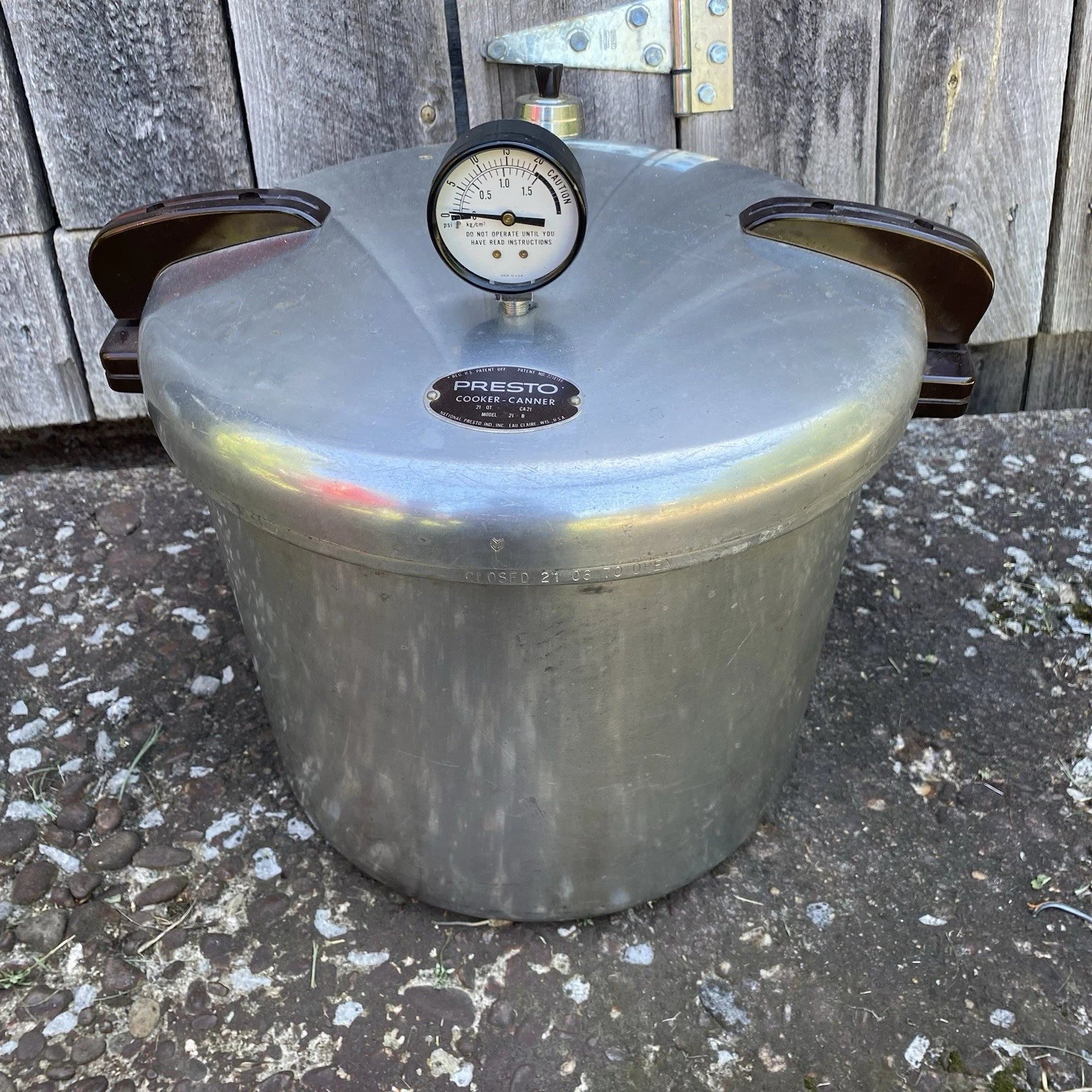 Vintage Presto Cooker Canner 21 Qt (Model 21) Wisconsin USA With Basket