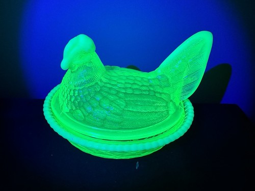 Uranium Vaseline  Hen On A Nest 5.5” - Picture 1 of 8