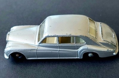 Matchbox  No.44 - Rolls Royce Phantom V by Lesney