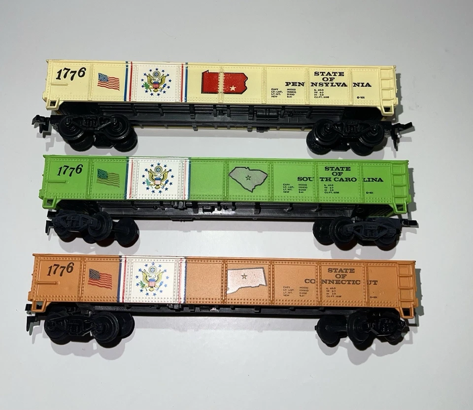 Bicentennial Series HO scale Gondolas: 1776 Pennsylvania, Connecticut & SC - Image 2 of 4