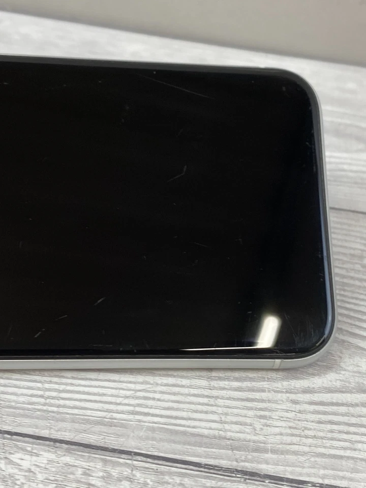 Apple iPhone XR · 128GB, photo 2 of 5
