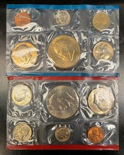 1976 UNCIRCULATED Genuine U.S. MINT SET ISSUED BY U.S. MINT [AS PICTURED]
