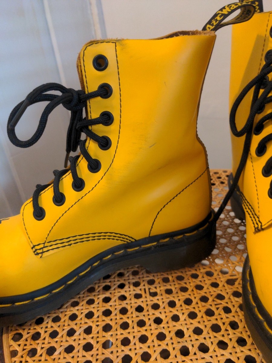 希少　Dr. Martens パームツリー　UK4 存在感抜群! ドクターマーチンのQUAD RETROシリーズがatmos pink