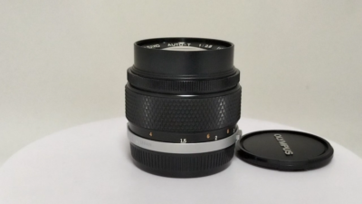 [実用品]OLYMPUS E. ZUIKO AUTO-T 100mm F/2.8 NEAR MINT】OLYMPUS OM-SYSTEM E.ZUIKO AUTO-T 100mm F/2.8 MF