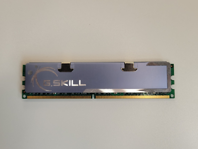 G.Skill PC2-5300 2 GB DIMM 667 MHz DDR2 SDRAM Memory (F2-5300CL4D