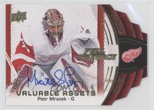 2015-16 Upper Deck Full Force Valuable Assets Auto Petr Mrazek #V-PM Auto 1e15