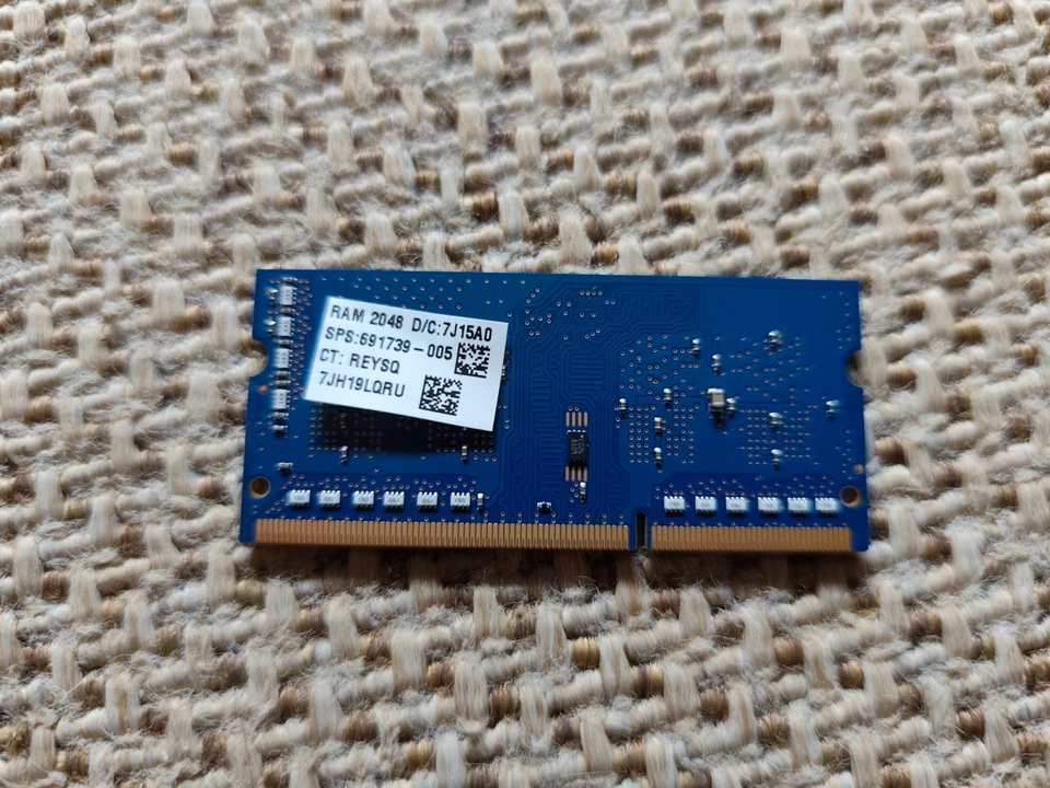 TESTED 2GB DDR3L 1600MHz SODIMM LAPTOP RAM (SK HYNIX HMT42S56CFR6A-PB) - Image 2 of 4