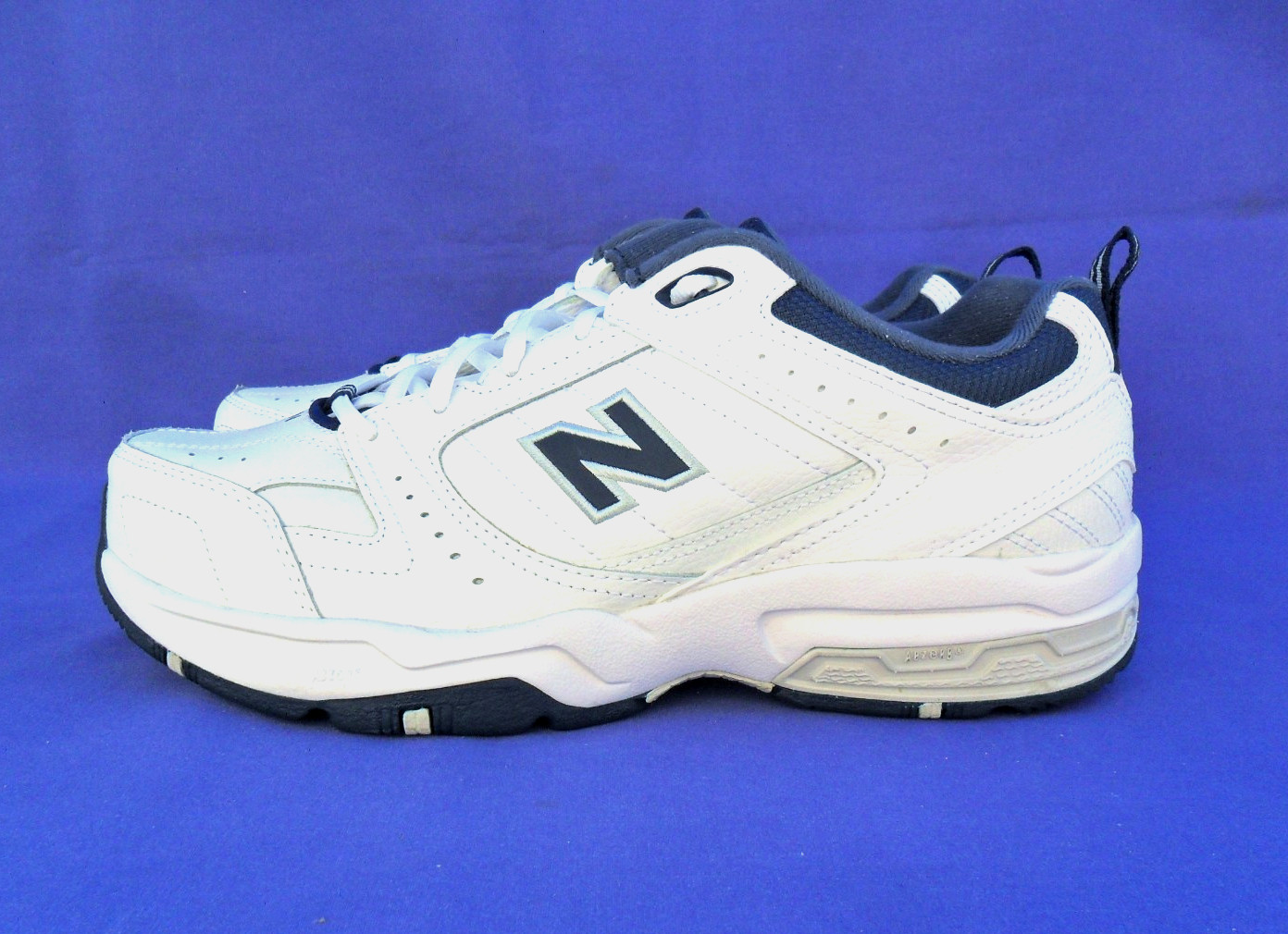 NEW BALANCE 608v2 Sneakers White Navy Mens 11 4E Extra Wide Training Walking EUC thumbnail 5
