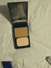 Christian Dior Diorlift Smoothing anti fatigue Compact foundation # 100 Ivorie